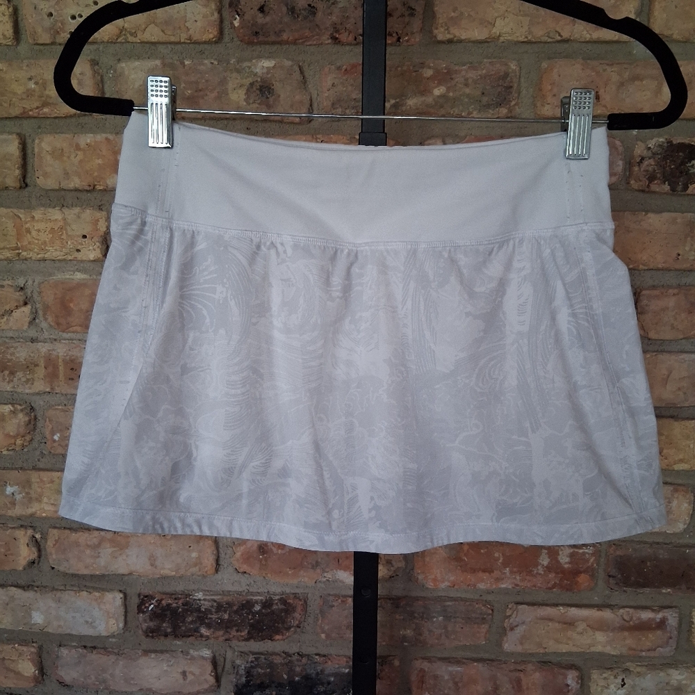 LULULEMON PACE RIVAL MID RISE SKIRT SIZE 4
